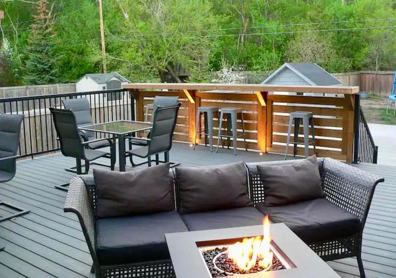 The Park House Retreat With Hot Tub Calgary